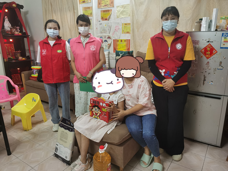 社区妇联、社工上门关心慰问困境儿童家庭1.jpg